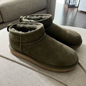 Classic ugg ultra mini boots in forest night size 7